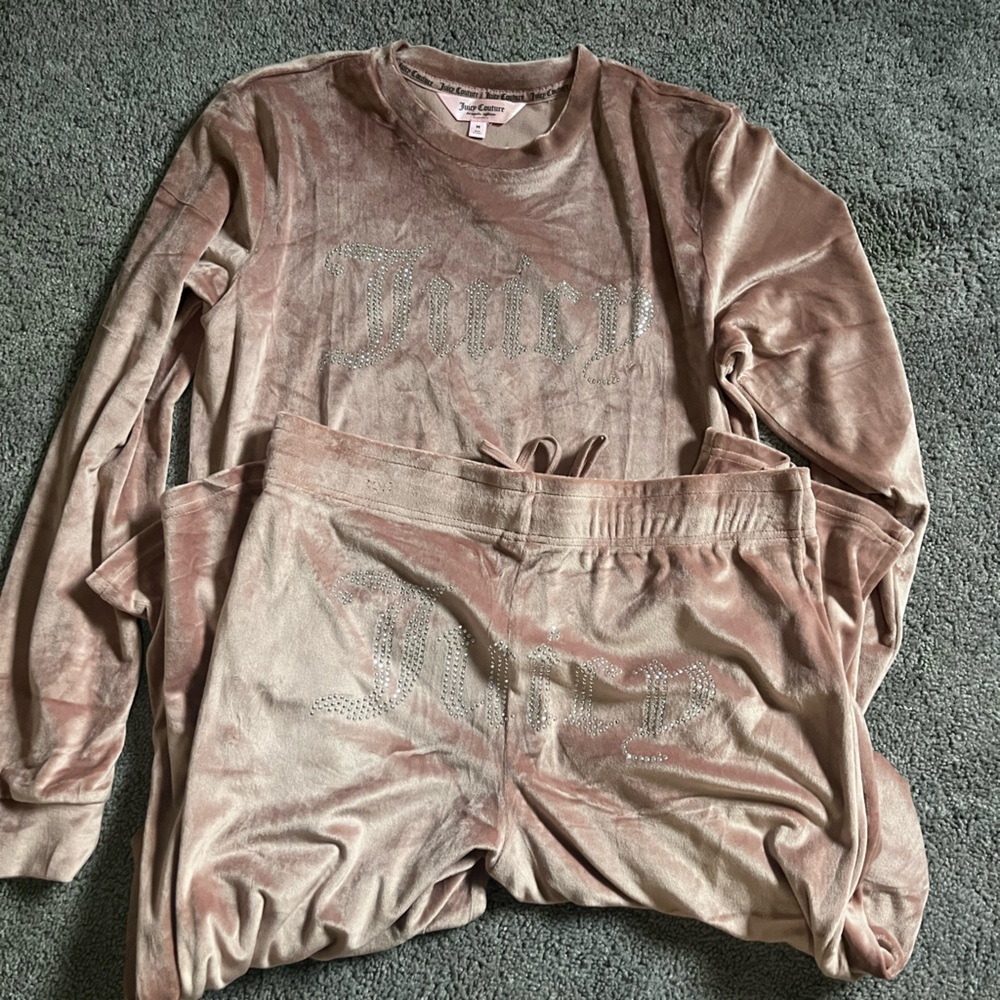 Juciy Couture Sweatsuit